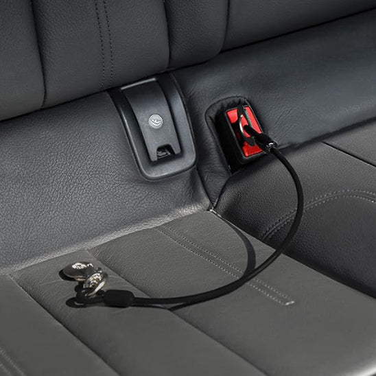 🐶 Sécurisez vos trajets en voiture avec notre laisse pour chien universelle. Protégez votre fidèle compagnon contre les accidents. Disponible en 3 tailles !